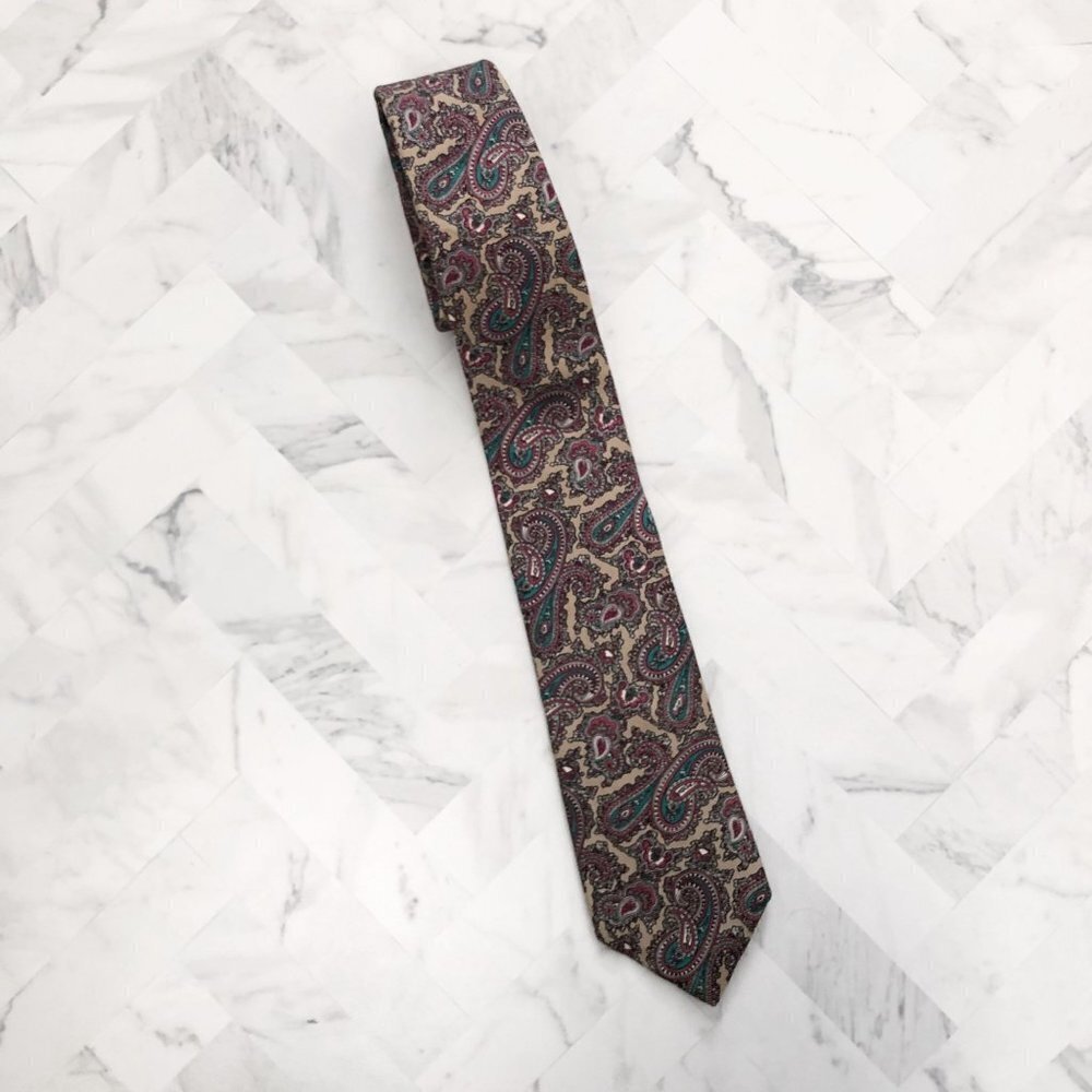 LIBERTY Vintage Paisley Print Tie 100% Silk‎